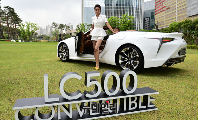 ▲ ‘LC 500 컨버터블’ ⓒ이종현 기자