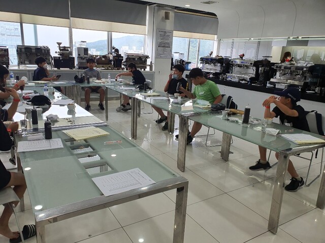 ▲ 대구보건대학교(총장 남성희)는 대구광역시교육청에서 주관하는 2021년 다문화교육 위탁사업 진로·직업체험 프로그램에 2년 연속 선정됐다고 29일 밝혔다. ⓒ대구보건대