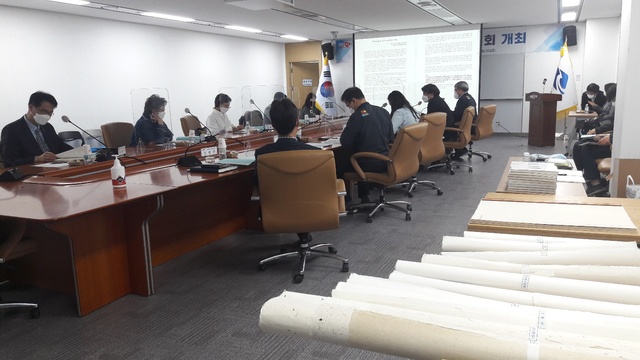 ▲ 경상북도는 30일 도청 회의실에서 전통한지의 생활화와 대중화 방안을 모색하기 위해 ‘경상북도 한지진흥위원회’를 개최했다.ⓒ경북도