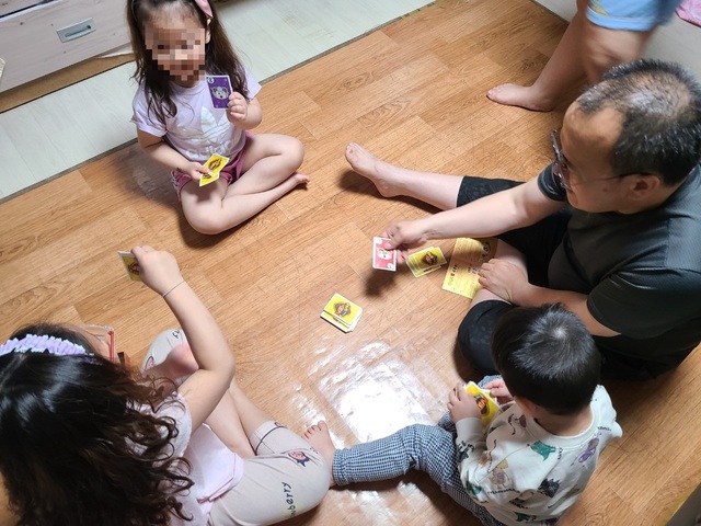 ▲ 경산시건강가정·다문화가족지원센터(센터장 정유희)는 어린이날을 맞아 3일과 4일 이틀간 초등학생 자녀가 있는 다문화가족 30가정을 대상으로 가족이 함께 즐길 수 있는 가족친화문화프로그램 ‘신나는 어린이날’을 진행했다.ⓒ경산시