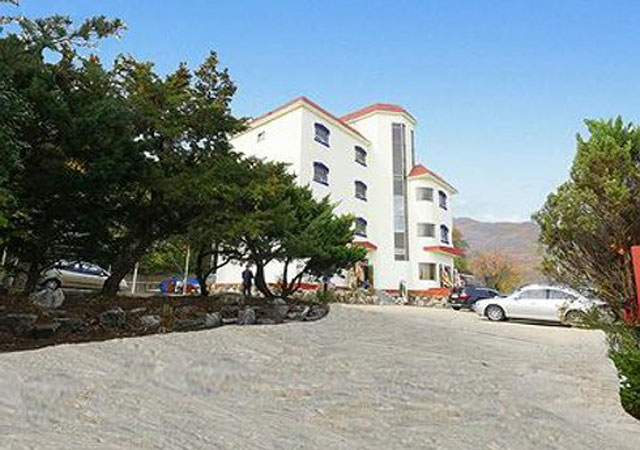 ▲ 인천 강화군 소재 금강마을 펜션. 겨레얼 통일연대 장세율 대표가 운영하는 곳이다. ⓒ여기어때 홍보사진 캡쳐.