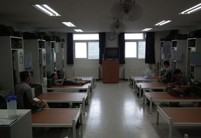 ▲ 일반적인 부대의 생활관(내무반) 모습. 2013년 7월 촬영한 사진이다. ⓒ전경웅 기자.