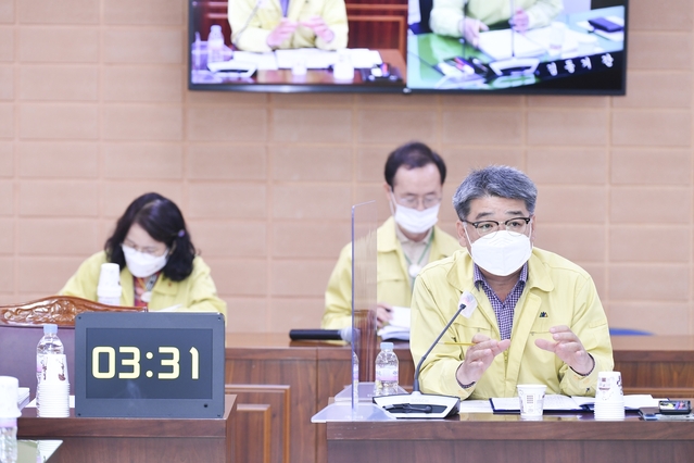 ▲ 김천시 예술인 복지증진에 관한 조례안이 12일에 개최된 제221회 김천시의회 임시회 본회의를 통과했다. 사진은 나영민 의원.ⓒ김천시의회