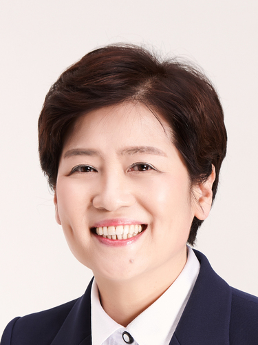 ▲ 제40회 스승의 날을 맞아 강은희 대구시교육감이 14일 오전 11시 구암서원(북구 산격동) 초현당에서 대구시교육청 인성교육 체험 ‘속수례’ 프로그램에 대구삼덕초등학교 학생들과 함께 참여한다.ⓒ대구시교육청