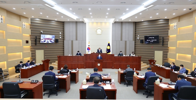 ▲ 성주군의회(의장 김경호)는 13일 제1차 본회의를 열고 21일까지 9일간 일정으로 제256회 임시회를 갖는다.ⓒ성주군의회