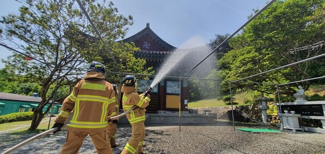 ▲ 사찰 소방훈련 장면.ⓒ대전소방본부