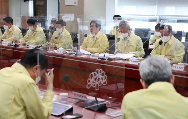 ▲ 양승조 충남도지사가 24일 도청에서 실국원장회의를 주재하고 있다.ⓒ충남도