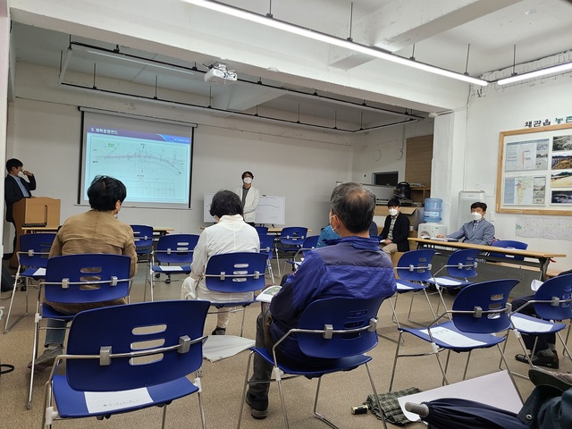 ▲ 칠곡군은 지난 25일 왜관읍 중심지활성화사업 지원센터에서 ‘국도4호선(대동다숲~등기소간) 부체도로 개선사업 주민설명회’를 개최했다.ⓒ칠곡군