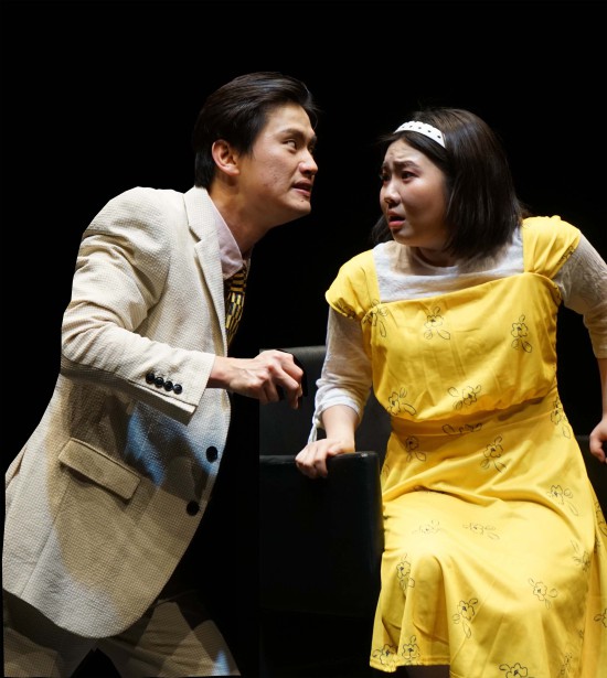 ▲ 연극 '타이피스트' 공연 장면.ⓒ세종문화회관