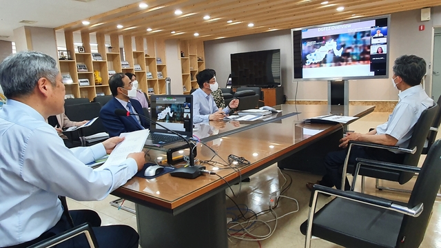 ▲ 대구경북경제자유구역청(청장 최삼룡, 이하 ‘대경경자청’)은 지난 27일 독일 현지기업 및 한국소재 독일 외투기업을 대상으로 온라인 투자유치 설명회를 개최했다.ⓒ대경경자청