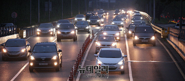▲ 올림픽대로를 달리는 자동차 ⓒ뉴데일리DB