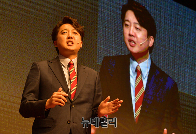 ▲ 이준석 국민의힘 당대표 후보가 6일 더불어민주당 소속 청년 정치인들을 극찬했다. ⓒ이종현 기자
