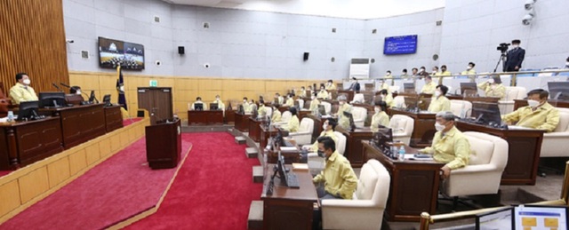 ▲ 대전 서구의회 의원들이 지난 7일 2021년도 정례회 1차 본회의에서 5분 자유발언을 통해 지역 현안과 정책을 제안하고 있다.ⓒ대전서구