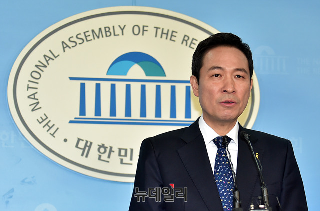 ▲ 농지법 위반 의혹에 휩싸인 우상호 더불어민주당 의원이 8일 당의 탈당 권유에 반발하고 나섰다. ⓒ이종현 기자