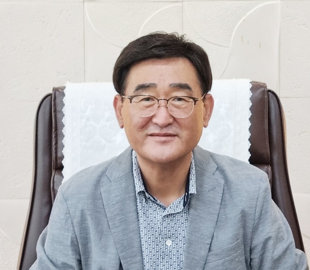 ▲ 칠곡상공회의소는 지난 7일 대회의실에서 ‘2021년 임시의원총회’를 열고 제9대 칠곡상공회의회장으로 ㈜장진플라테크 김필규 대표이사를 만장일치로 선출했다.ⓒ칠곡군