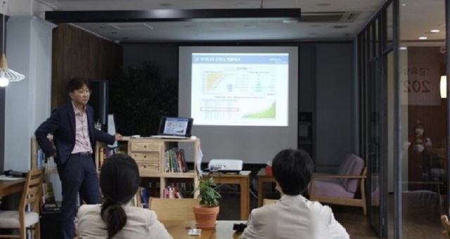 ▲ 한밭대학교 대학일자리본부가  올해 4월부터 지난 4일까지 상반기  ‘한집안 Fri-Day’ 기업 멘토링을 성공적으로 마무리됐다. 사진은 강의 장면.ⓒ한밭대