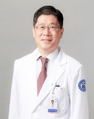 ▲ 계명대학교 동산병원 신경과 이형 교수가 지난 6일 개최된 제40차 대한평형의학회 춘계학술대회에서 ‘이원상 평형의학상’을 수상했다.ⓒ계명대