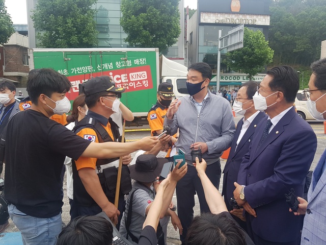 ▲ 국민의힘 중앙재해대책위원장 정희용 의원(경북 고령·성주·칠곡)은 10일, 광주 건물 붕괴사고 현장을 방문해 “철저한 사고원인 파악과 안전체계 점검을 통한 재발 방지를 강조하며 피해자와 유가족들에게 위로의 마음을 전한다”라고 밝혔다.ⓒ정 의원실