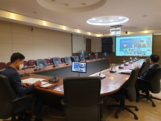 ▲ 김병삼 포항시 부시장이 전국대도시시장협의회 제10차 정기회 영상회의를 하고 있다.ⓒ포항시