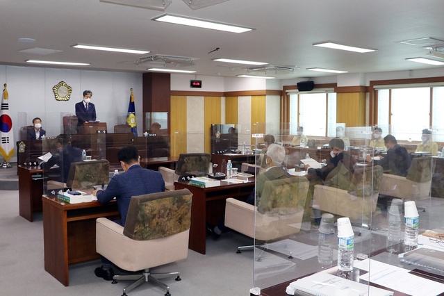▲ 청도군의회(의장 김수태)는 지난 14일부터 오는 16일까지 3일간의 일정으로 제275회 제1차 정례회를 개회했다.ⓒ청도군의회