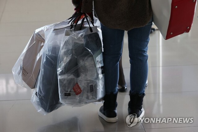 ▲ 담배업계는 지난해 코로나19로 해외여행객이 급감하면서 면세 담배 수요가 내수 소비로 전환되는 이례적인 상황이 벌어졌다. ⓒ연합뉴스