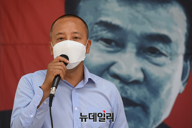 ▲ 23일 기자회견에서 발언하는 오상종 자유대한호국단 단장. ⓒ강민석 기자