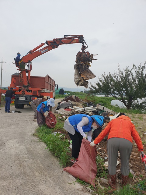 ▲ 성주군(군수 이병환)은 6월 21일부터 25일까지 하천쓰레기 집중정화주간을 운영한다고 밝혔다.ⓒ성주군