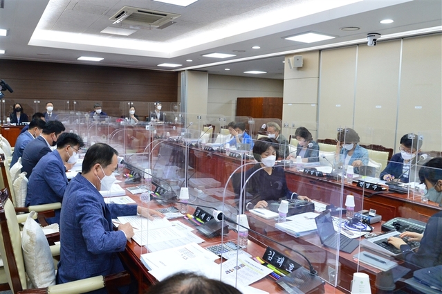 ▲ 24일 서울시의회에서 제301회 정례회 예산결산특별위원회 회의가 열리고 있다. ⓒ서울시의회 제공