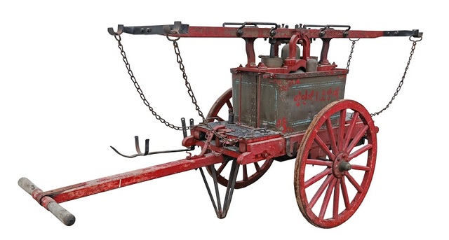 ▲ 장식 문양이 남아 있는 완용펌프 예시(아산시 영인면 제1소방대).ⓒ충남소방본부