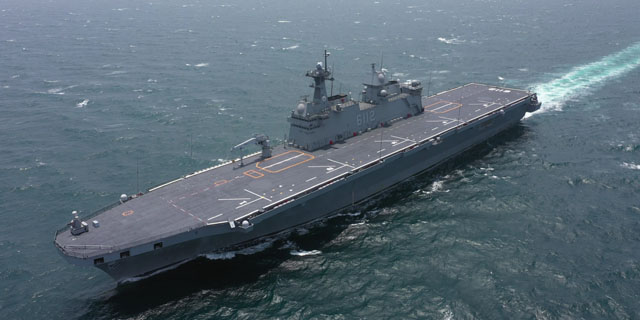 ▲ '마라도'함은 2032년 경항모 운용 노하우를 익히는 플랫폼 역할도 맡을 것이라고 해군은 설명했다. ⓒ해군 제공.