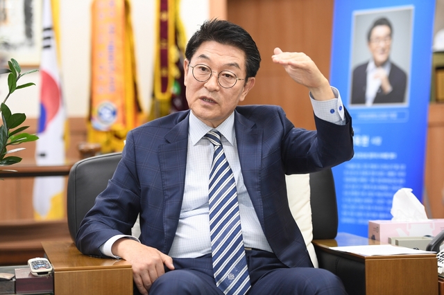 ▲ 장욱현 영주시장은 “영주 첨단베어링 국가산업단지 조성사업의 성공적인 추진을 위해 용역을 시행하는 등 국토교통부 최종승인 완료까지 남은 절차를 속도감 있게 추진하겠다”고 말했다.ⓒ영주시