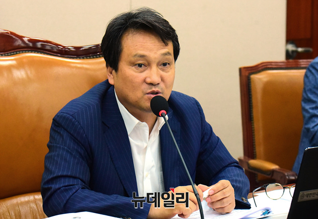 ▲ 안민석 더불어민주당 의원이 김재윤 전 의원의 사망을 두고 최재형 전 감사원장을 언급했다. ⓒ이종현 기자