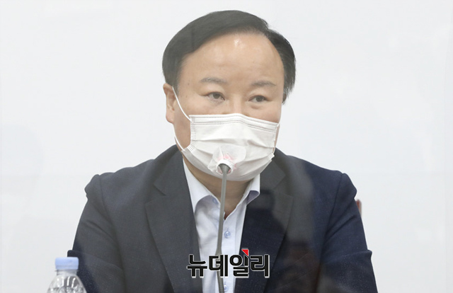 ▲ 검·경 고위 간부 및 언론인 등에게 금품을 제공한 의혹을 받는 수산업자 김모(43·수감 중)씨와 관련, 김재원 국민의힘 최고위원이 5일 
