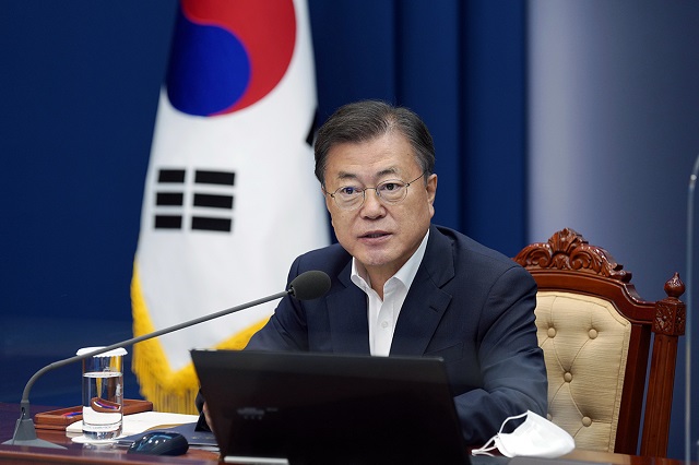 ▲ 문재인 대통령이 5일 청와대 여민관에서 열린 수석보좌관회의에서 발언하고 있다. ⓒ청와대