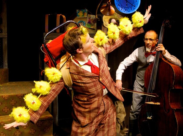 ▲ 캐나다 퀘벡의 놀이음악극 '아빠닭'.ⓒ국제아동청소년연극협회