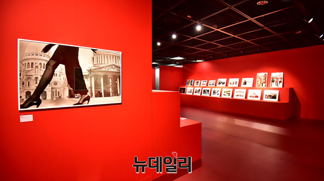 ▲ '매그넘 인 파리'에서 만날 수 있는 매그넘 포토스의 위대한 사진작가들. ⓒ가우디움어소시에이츠