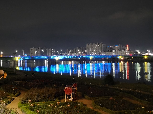 ▲ 연일대교 경관조명 전경.ⓒ포항시