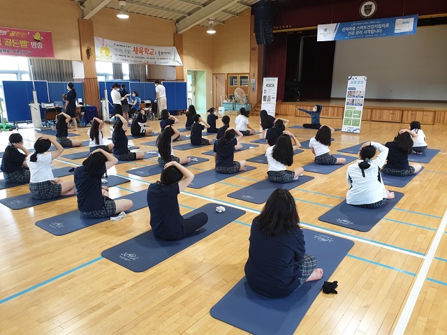▲ 경주시에서 청소년들을 위한 ‘청소년 스마트 건강지킴이 시범사업’을 진행하고 있다.ⓒ경주시