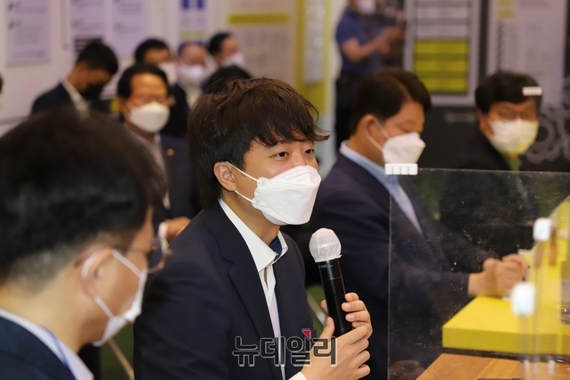 ▲ 국민의힘 이준석 대표가 7일 오전 대구삼성창조캠퍼스에서 열린 청년창업자 간담회에 참석해 발언하고 있다.ⓒ뉴데일리