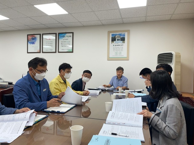 ▲ 7월 1일 자로 취임한 서정찬 신임 부군수는 군정 역점시책의 차질없는 추진과 직원과의 소통을 위해 취임식을 생략하고 7, 8일 양일간 업무보고회를 실시하며 성주군 발전을 위한 본격적인 행보에 나섰다.ⓒ성주군