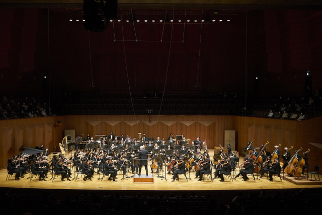▲ 경기필하모닉 오케스트라 공연 모습.ⓒ경기아트센터