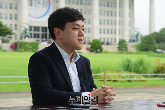▲ 9일 오전 국회에서 본지와 만나 인터뷰 중인 임승호 국민의힘 대변인. ⓒ이종현 기자