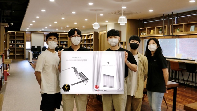 ▲ 계명대 산업디자인과 학생들이 2021 스파크 국제 디자인 어워드에서 모두 수상하는 쾌거를 거두었다(왼쪽부터 김가현, 윤덕민, 유현준, 이동훈, 전성민 학생 순).ⓒ계명대