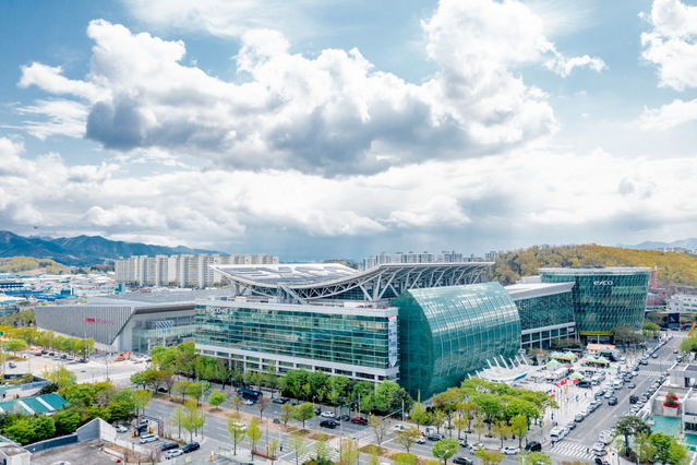 ▲ 엑스코는 내년 5월 개최될 2022 세계가스총회를 앞두고 대대적인 시설보강 공사를 시작했다.ⓒEXCO