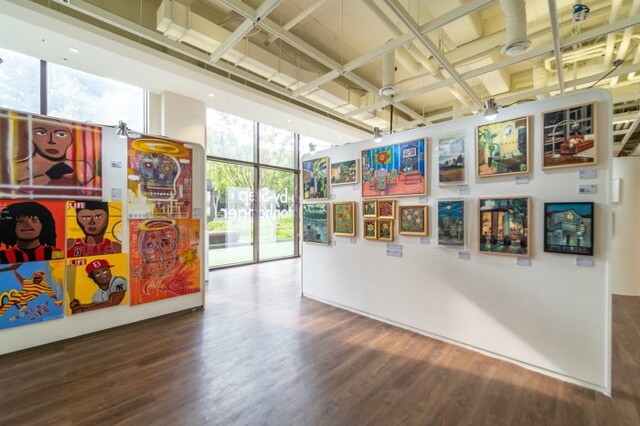 ▲ 앨리웨이 광교 '2021 작가 미술장터 스텝 바이 스텝(Step-by=Step)' 전시 현장.ⓒ앨리웨이