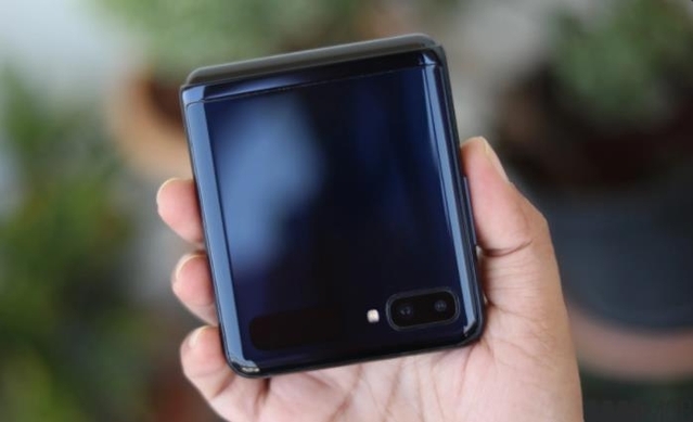 ▲ 삼성전자의 신규 플래그십 모델 '갤럭시Z플립3' 예상 사진. ⓒ연합뉴스