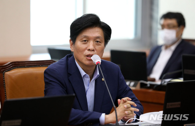 ▲ 조승래 더불어민주당 의원이 지난 19일 청해부대 집단감염과 관련해 