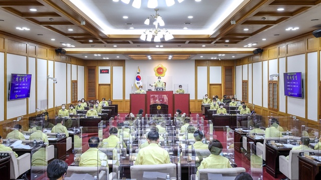 ▲ 대구광역시의회(의장 장상수)가 7월 21일 제284회 임시회 제3차 본회의를 열어 2021년 제2회 대구시 추가경정 예산안과 제·개정 조례안 등 34건의 안건을 처리한 뒤, 지난 7월 12일부터 열흘 간 이어진 의사일정을 마무리한다.ⓒ대구시의회