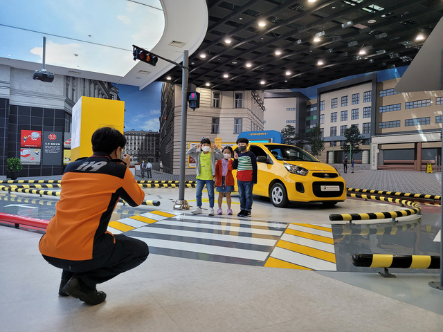 ▲ 대구소방안전본부(본부장 정남구) 시민안전테마파크는 ‘폭염 및 미세먼지 체험장’ 운영 등 새로운 체험 콘텐츠가 좋은 반응을 보이면서 21년 상반기 방문 체험객이 대폭 증가했다고 밝혔다.ⓒ대구시