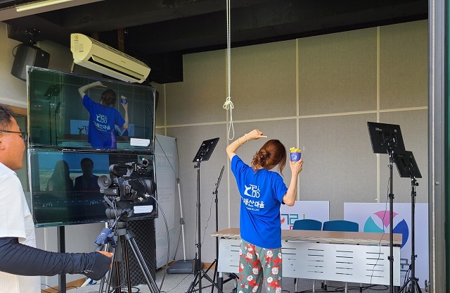 ▲ 영덕군은 고래산마을 이웃사촌 행복라디오 방송국을 개국한다.ⓒ영덕군